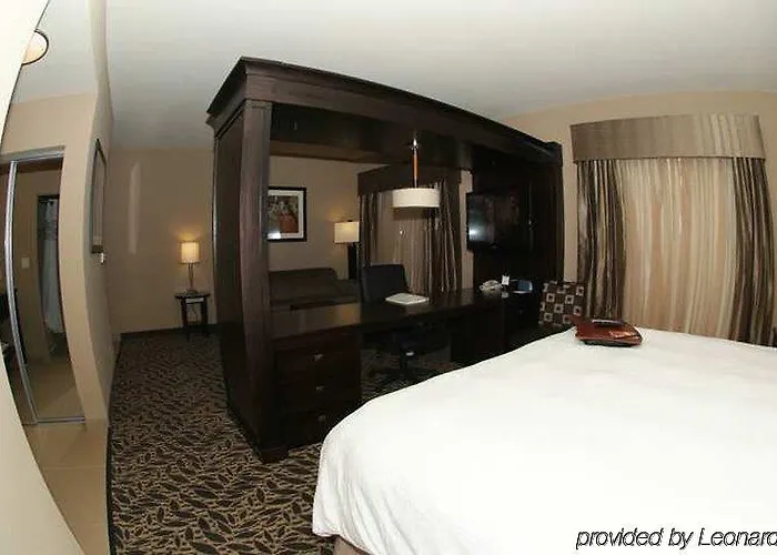 Hampton Inn & Suites Bay City