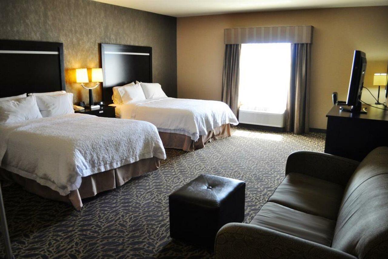 Hampton & Bay Hotel Bay City