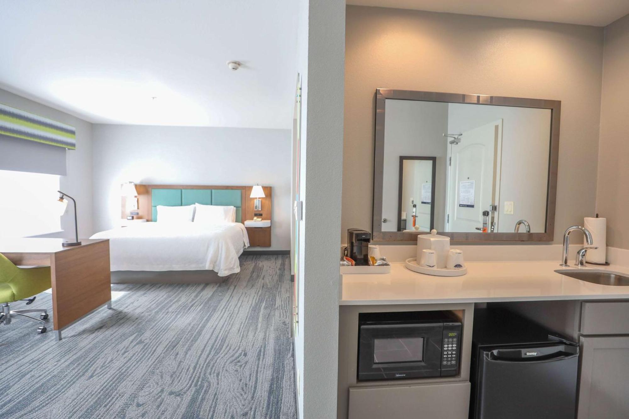Hampton & Bay 3*