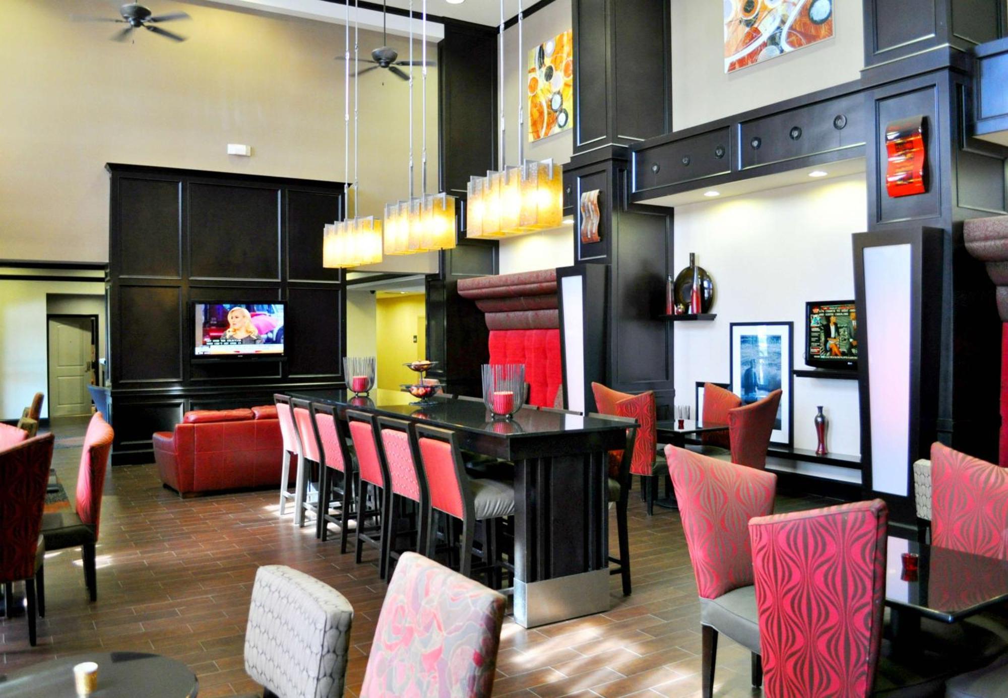 Hotel Hampton & Bay 3*