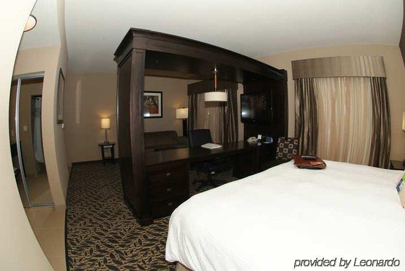 Hampton & Bay Hotel